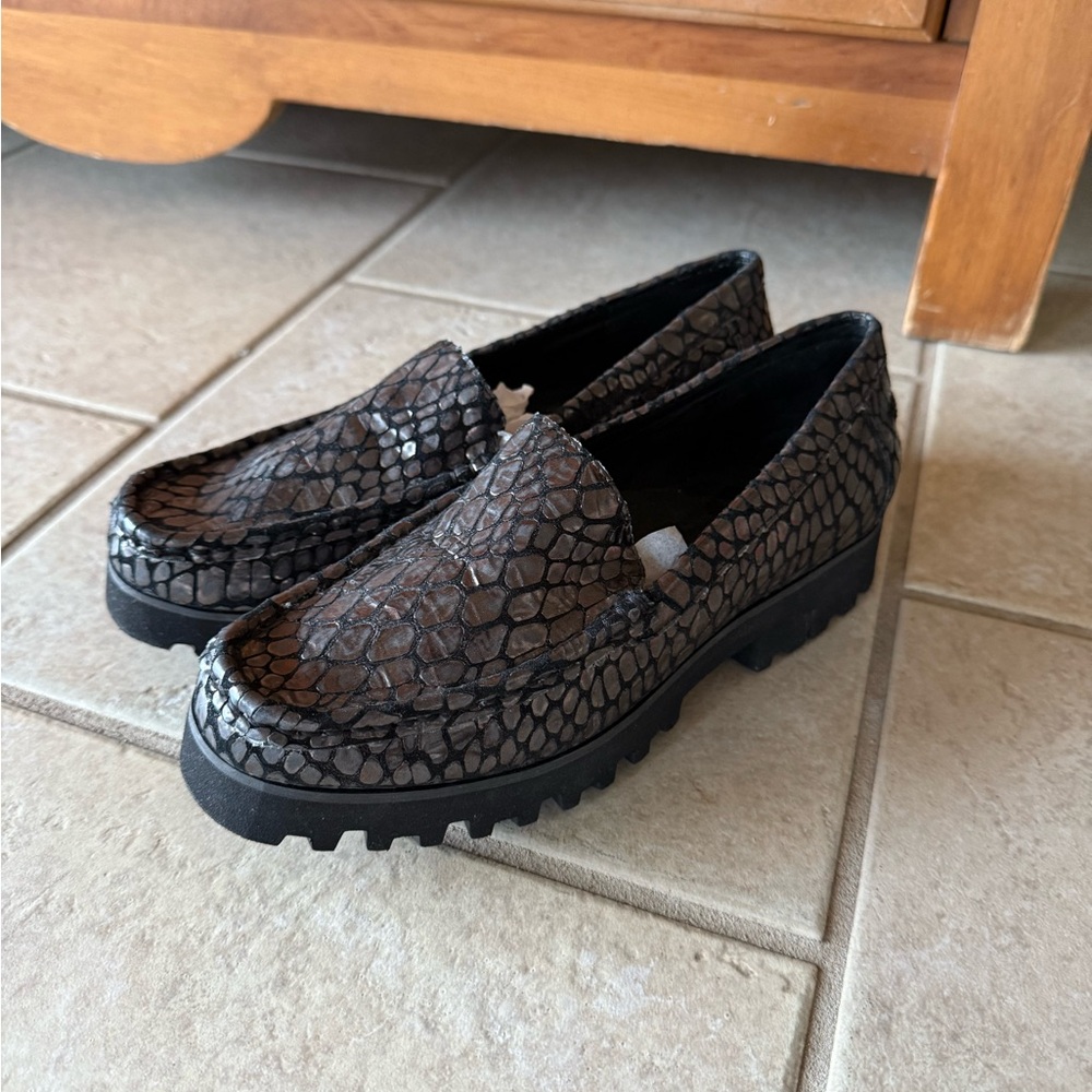 Donald J Pliner Loafer Leather Snakeskin Shoes 6M